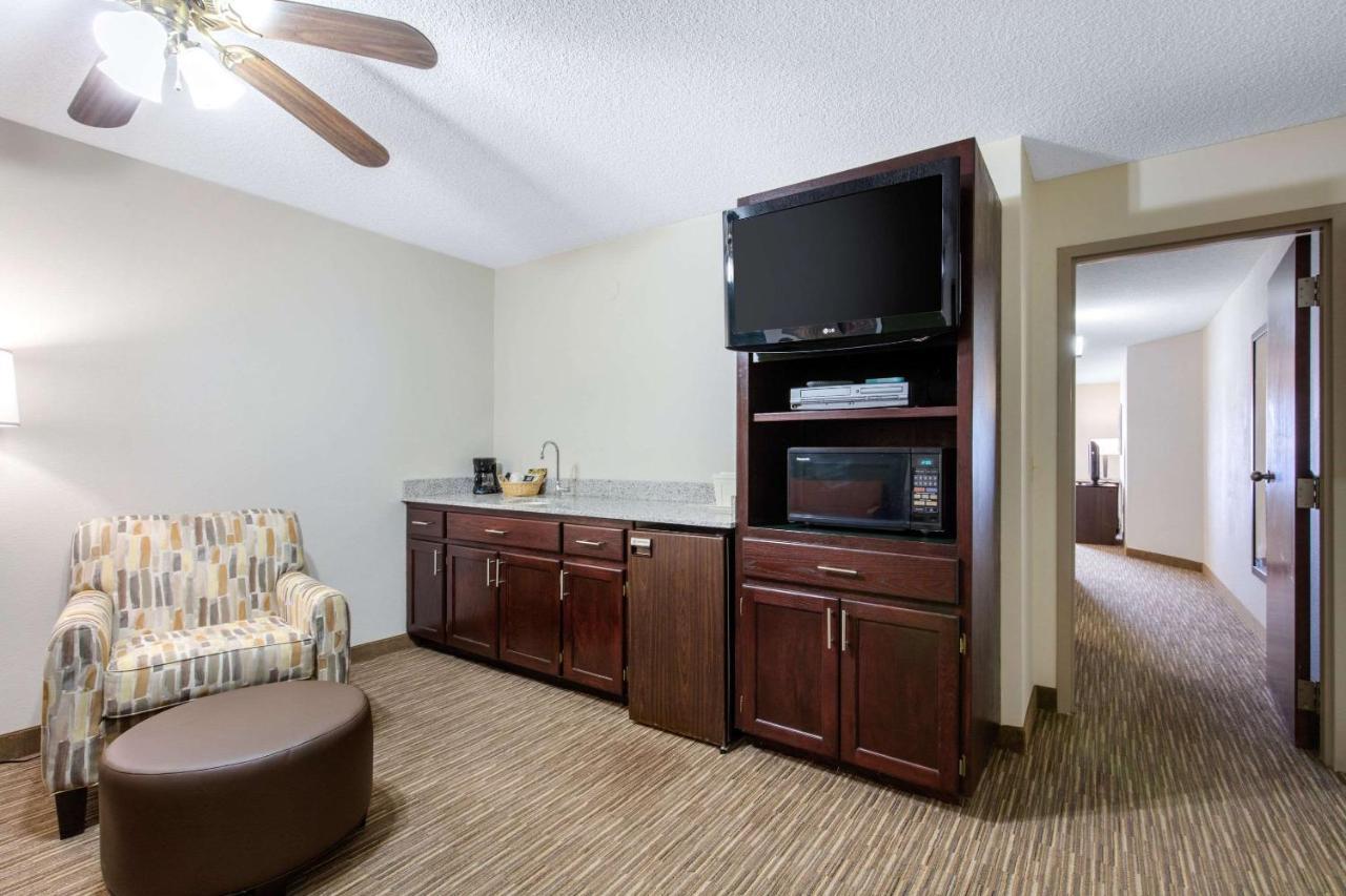 Quality Inn & Suites Mountain Home North Екстер'єр фото